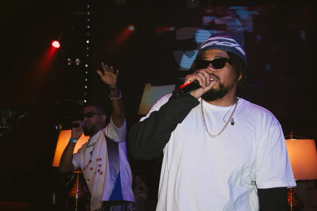 Luccas Carlos no palco, show fotografado de frente